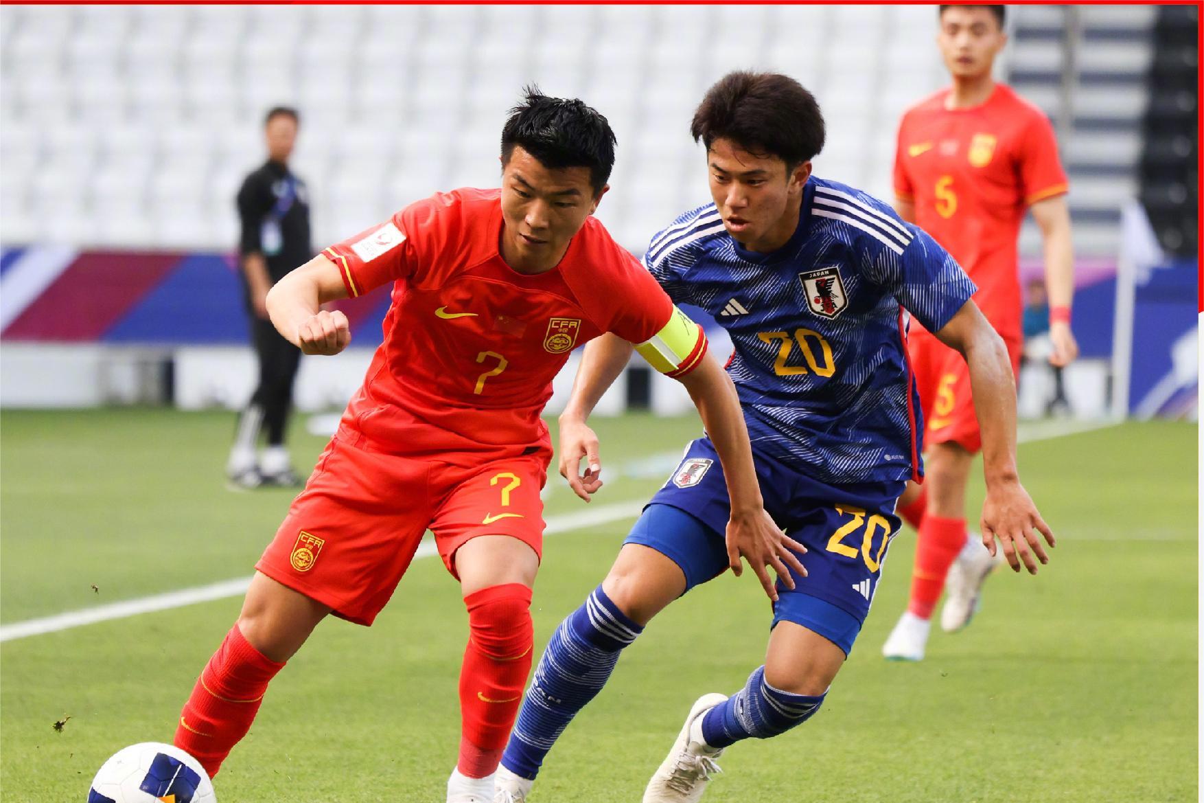 一支东方球队在国际足球赛中夺冠