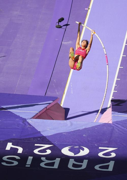 法国选手实力抢夺!举重先锋风华再现 法国选手实力抢夺!举重先锋风华再现