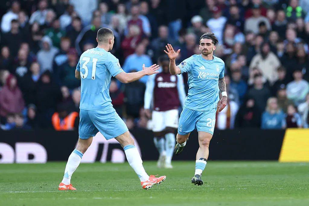 埃弗顿客场逼平对手,保持中游位置的简单介绍 埃弗顿客场逼平对手,保持中游位置的简单介绍