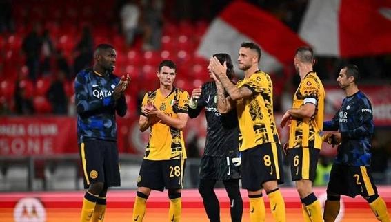 开云体育官网-都灵队主场告捷，跻身意甲前十