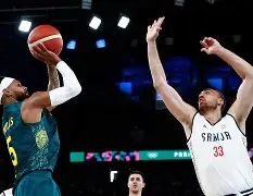 关于密尔顿凯恩斯挑战史莱福：拼尽全力的信息