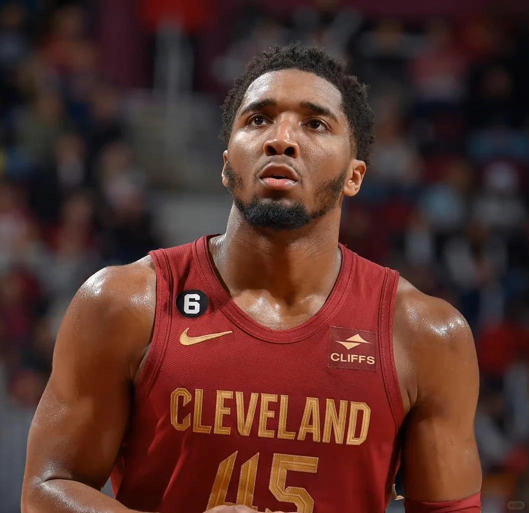 爵士客场力克猛龙，米切尔砍下分