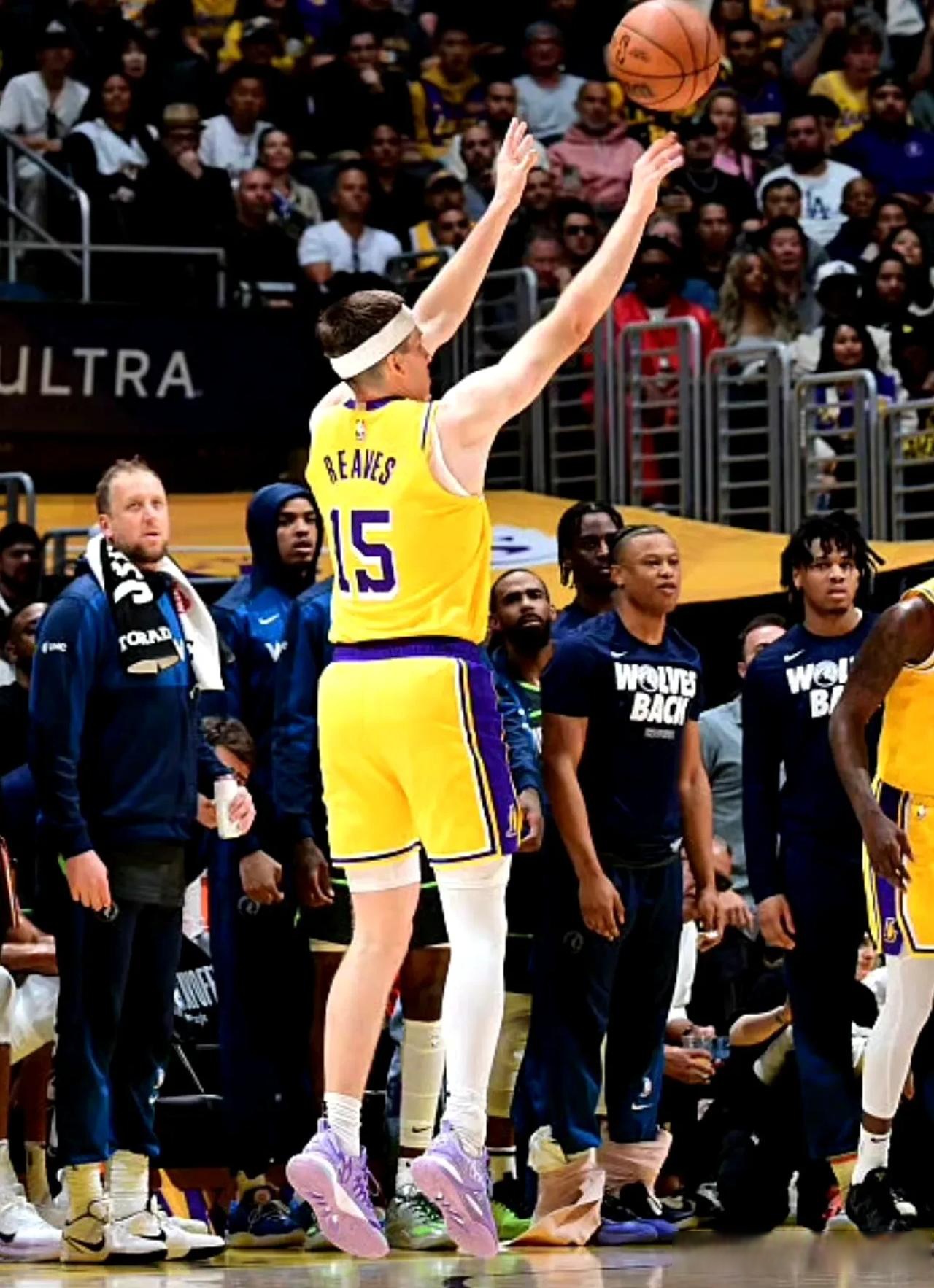 人队在主场不敌湖人队,遗憾失去胜利的简单介绍 人队在主场不敌湖人队,遗憾失去胜利的简单介绍