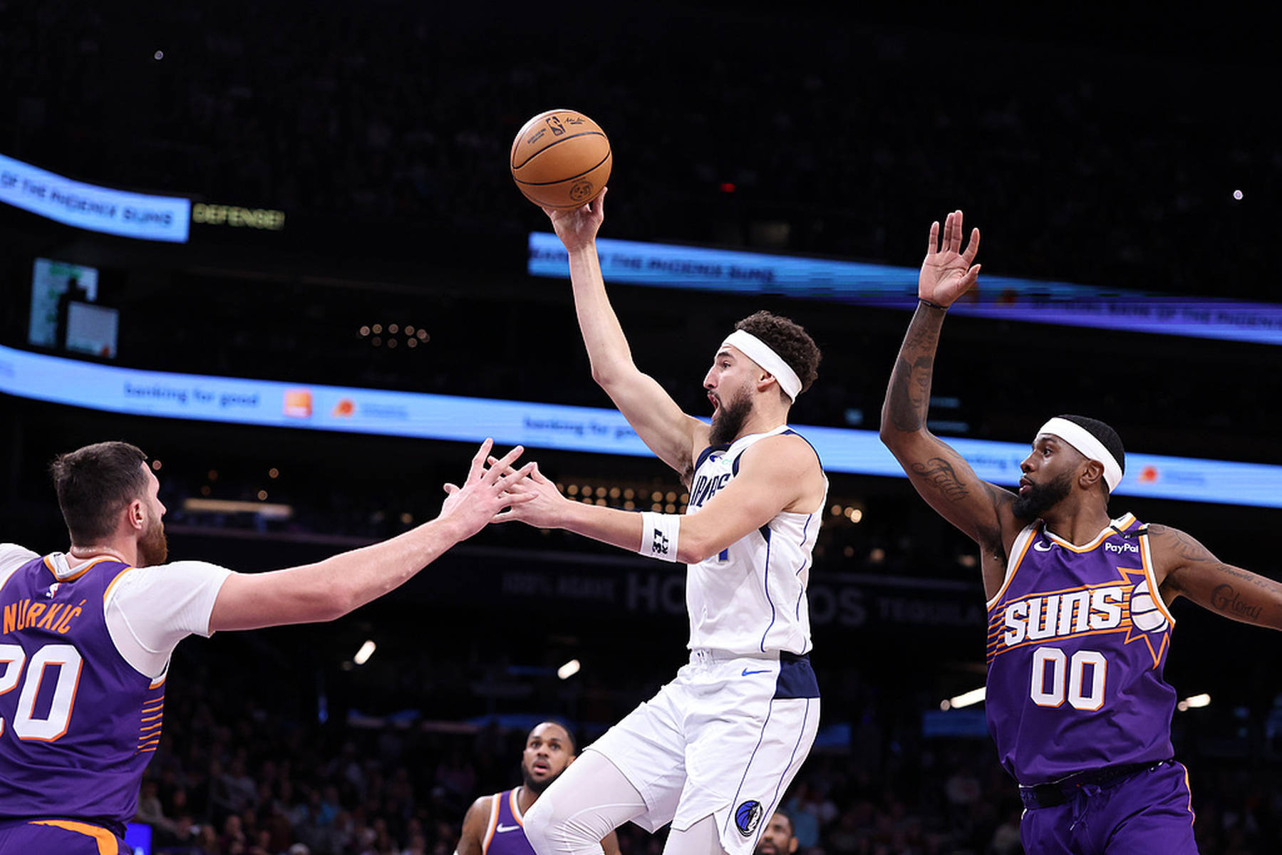 魔术客场横扫独行侠,场上进攻防守有条不紊的简单介绍 魔术客场横扫独行侠,场上进攻防守有条不紊的简单介绍