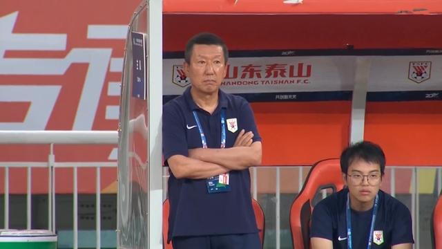 雷恩球员训练照曝光，备战硬战备受期待