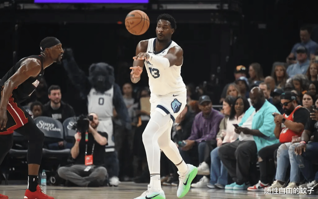 灰熊战胜热火,球员合作默契获得好成绩 灰熊战胜热火,球员合作默契获得好成绩