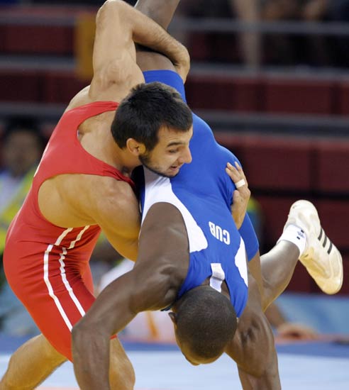 比利时男子摔跤选手实力超群 比利时男子摔跤选手实力超群