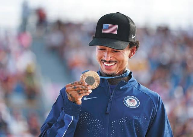 澳大利亚滑板运动员表现出色,获得铜牌的简单介绍 澳大利亚滑板运动员表现出色,获得铜牌的简单介绍