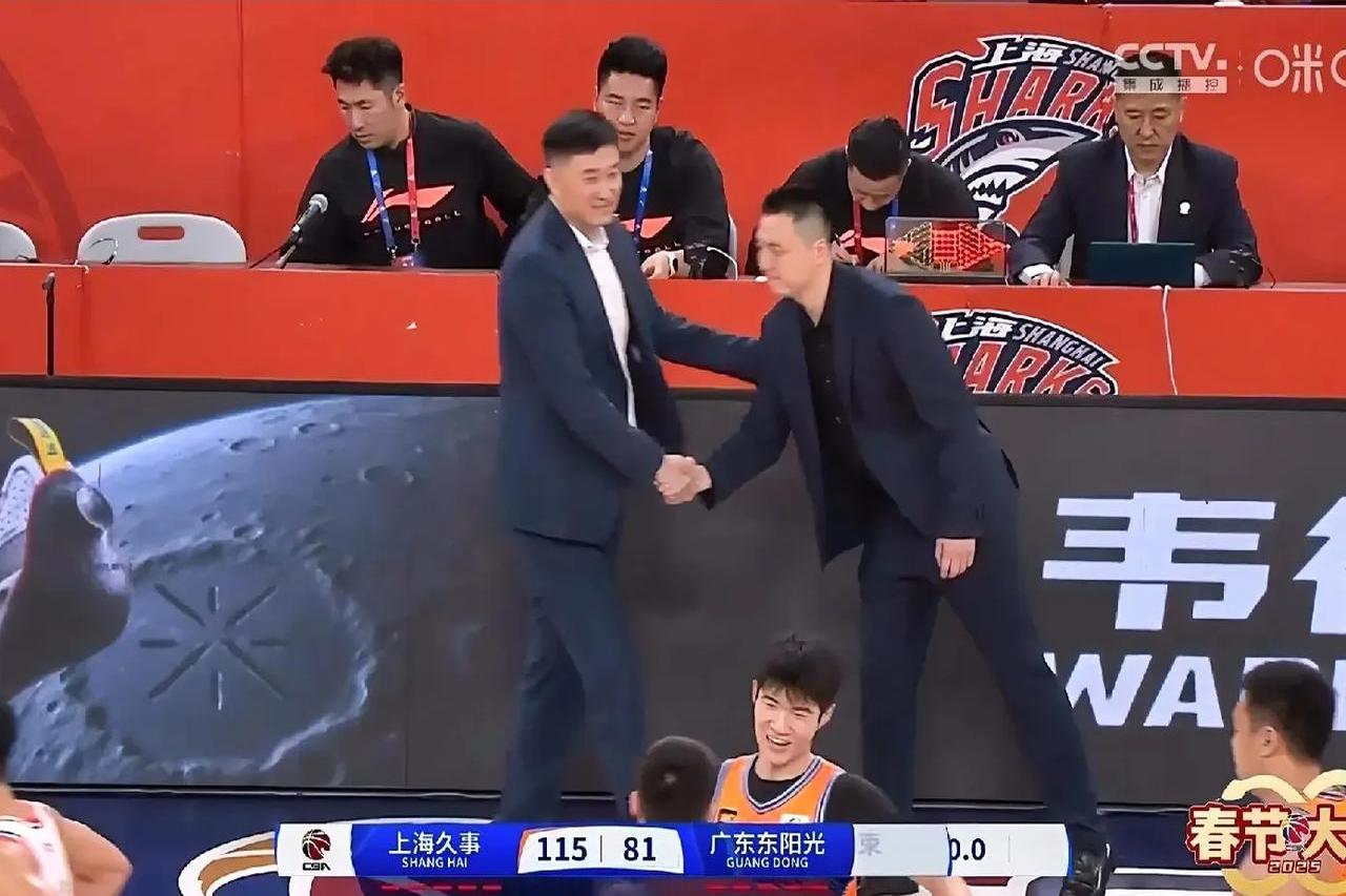 上海男篮成功战胜对手,展现出色表现 上海男篮成功战胜对手,展现出色表现