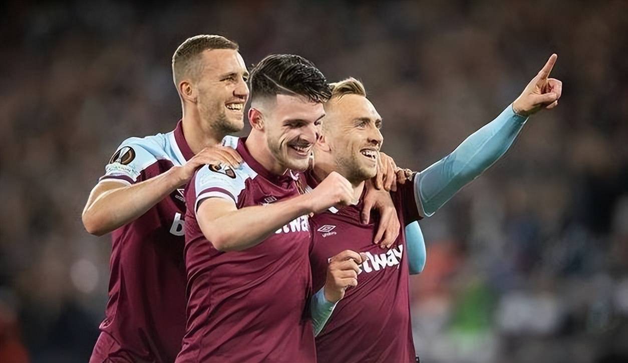 利物浦队员全力备战冠军杯大战 利物浦队员全力备战冠军杯大战