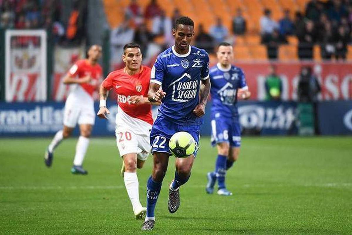 瓦朗谢纳队客场不敌特鲁瓦，遭受挫折