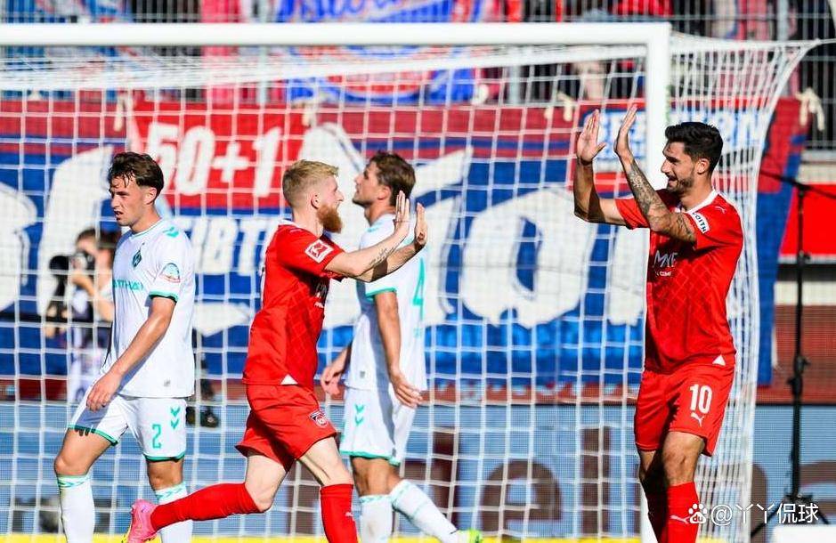 开云体育在线-云达不莱梅主场失利，战术存在争议