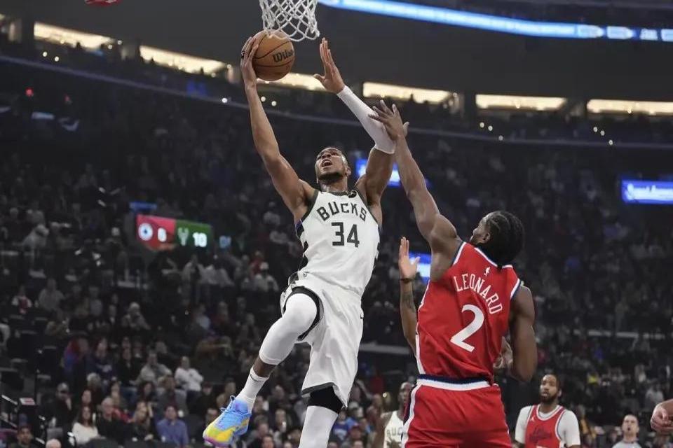 快船逆转开拓者,关键时刻球员发挥抢眼的简单介绍 快船逆转开拓者,关键时刻球员发挥抢眼的简单介绍