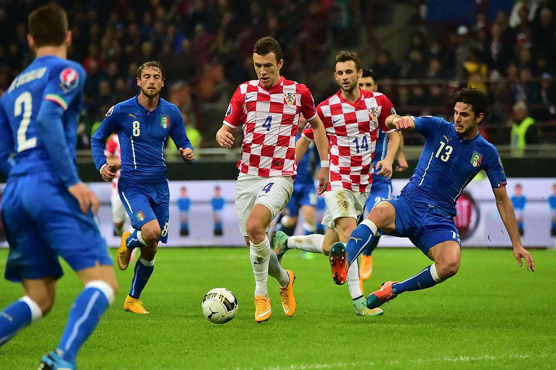 关于克罗地亚队成功挺进年欧洲杯小组赛的信息 关于克罗地亚队成功挺进年欧洲杯小组赛的信息