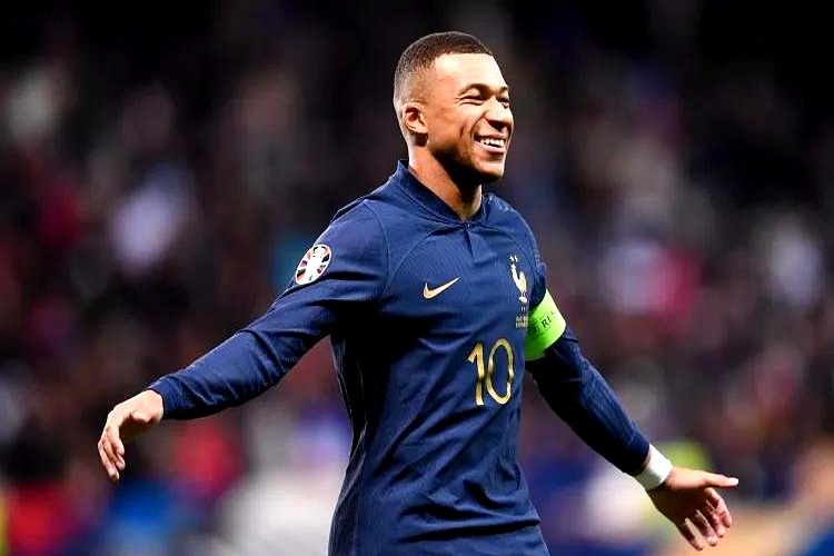 开云体育中国-顶级球员实力超群，比赛中轻松击败对手