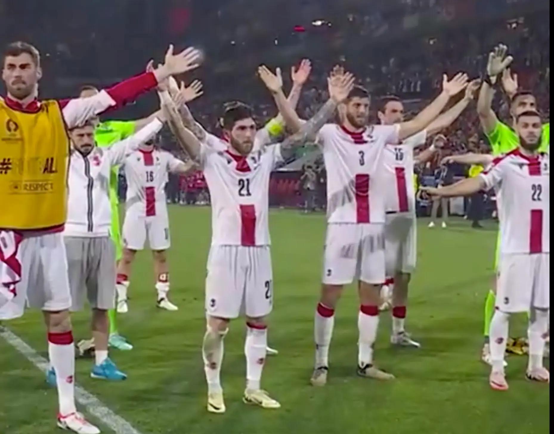 开云官网-格鲁吉亚大逆袭，锁定欧洲杯淘汰赛的简单介绍