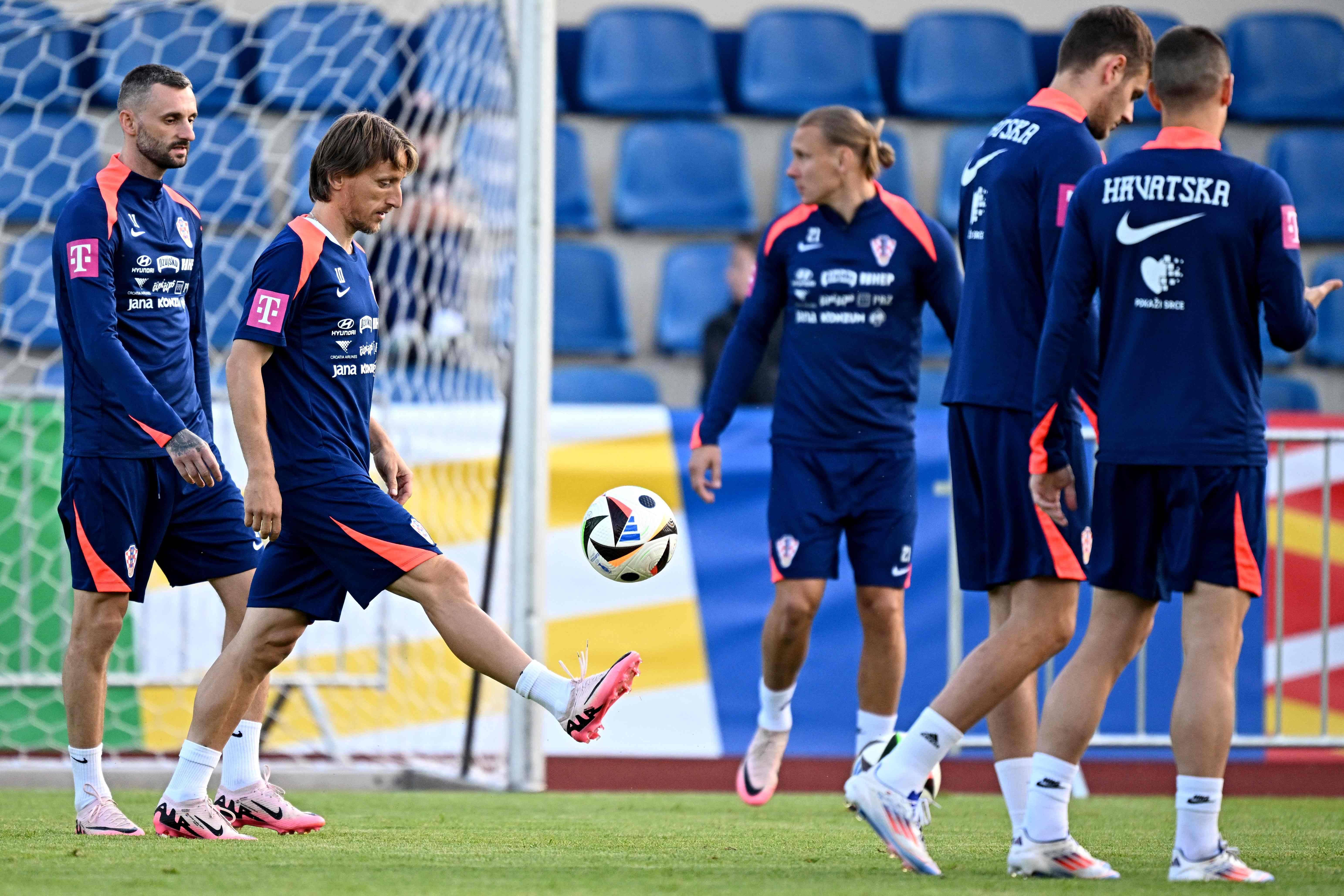 包含俄罗斯不敌克罗地亚,欧预赛生死战惨败的词条 包含俄罗斯不敌克罗地亚,欧预赛生死战惨败的词条