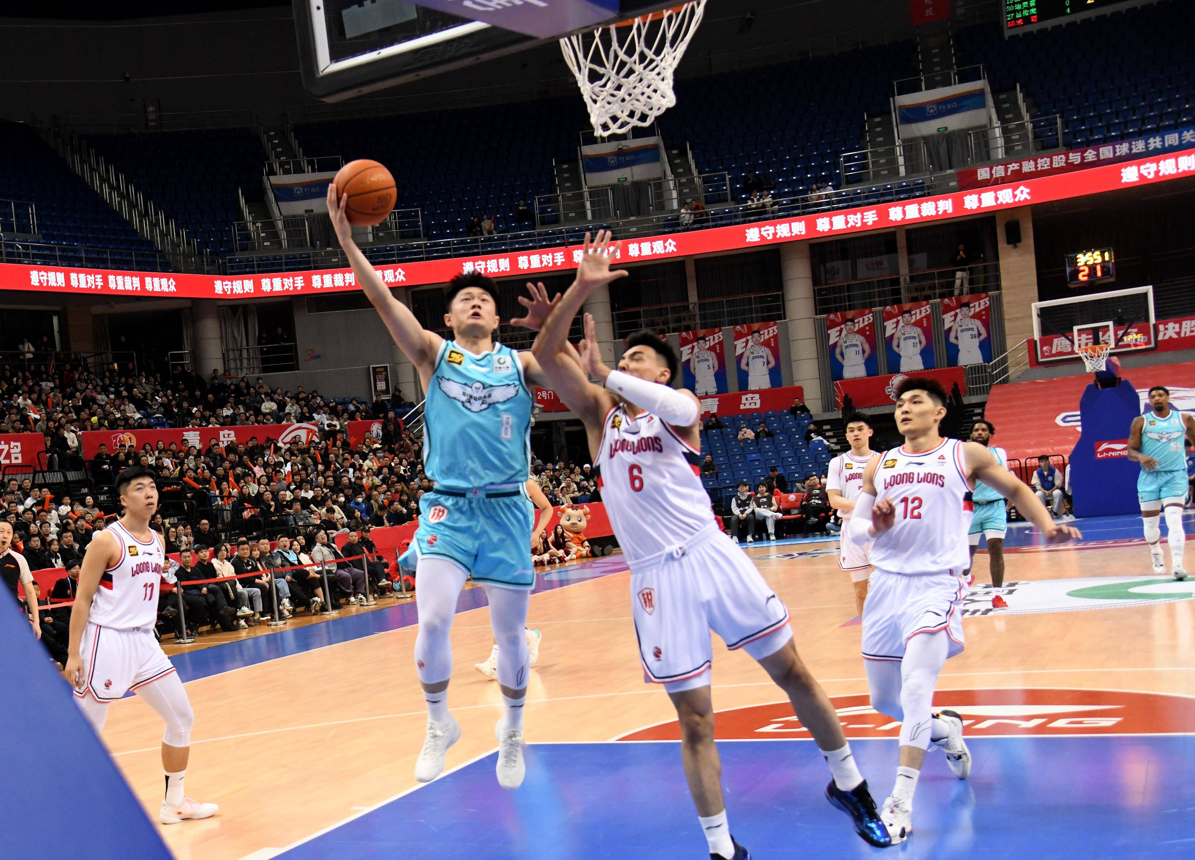 云南男篮外援发挥勇猛,积极备战 云南男篮外援发挥勇猛,积极备战