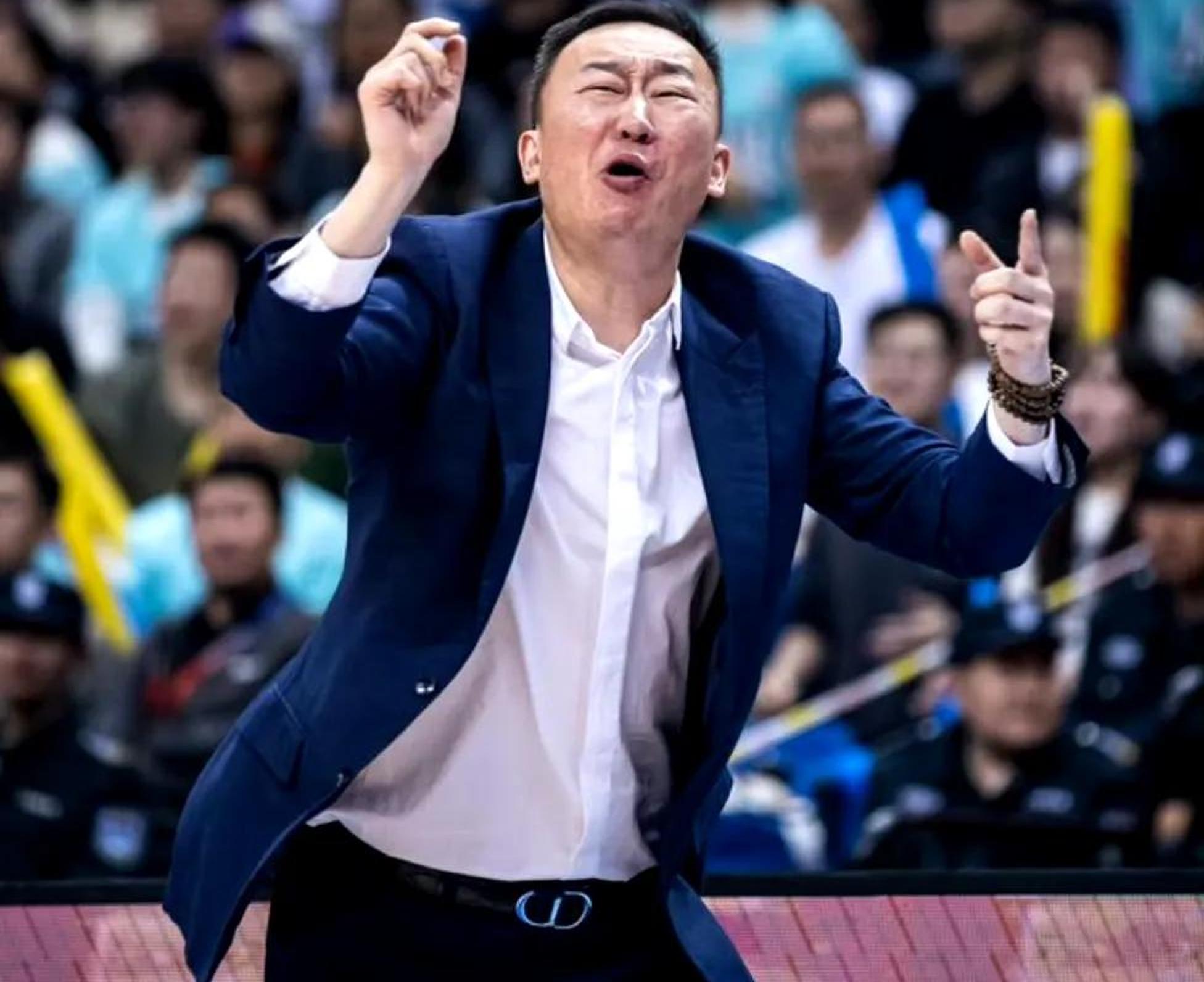 开云体育入口-CBA球队外援引进政策调整，球员转会市场热闹