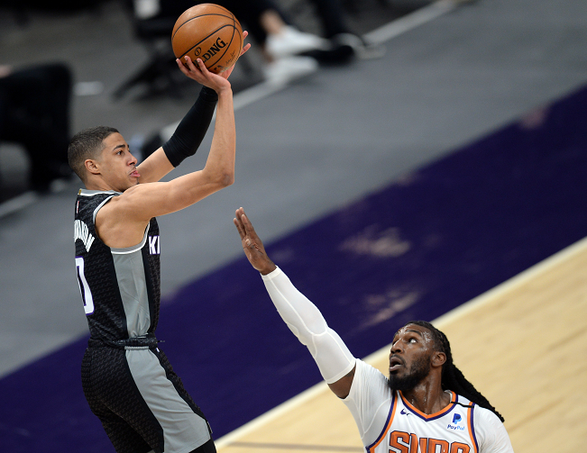 开云体育官网-太阳击败雷霆，艾顿和保罗合砍44分