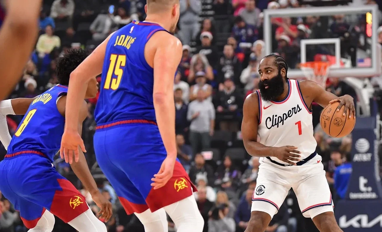 快船主场惨败,猛龙逆袭获胜 快船主场惨败,猛龙逆袭获胜