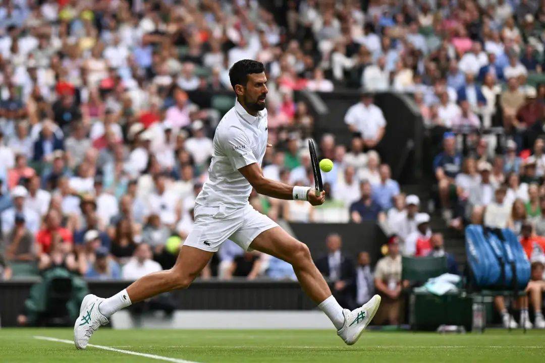 包含戴维斯杯完胜温网，兹维列夫带队取胜的词条