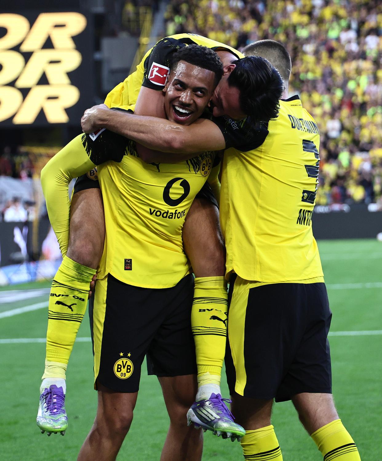 关于多特蒙德完胜巴西，阿拉巴制霸全场的信息